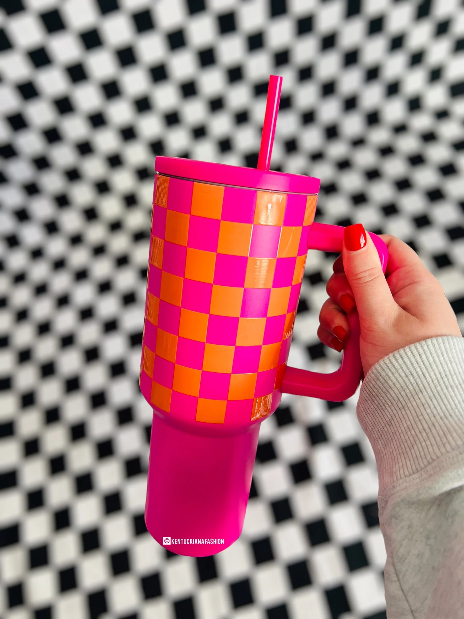 40oz Hot pink checkered tumbler